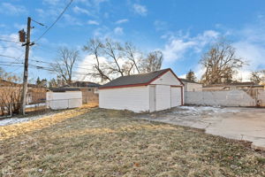 689 E 155th St_003