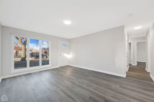 689 E 155th St_006