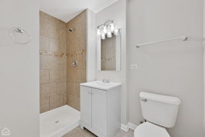 689 E 155th St_010