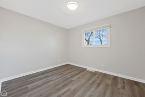 689 E 155th St_011
