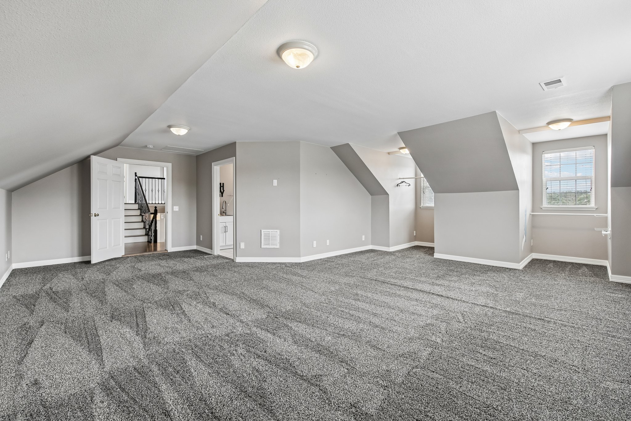 E 167th Ave-S2404-026.jpg