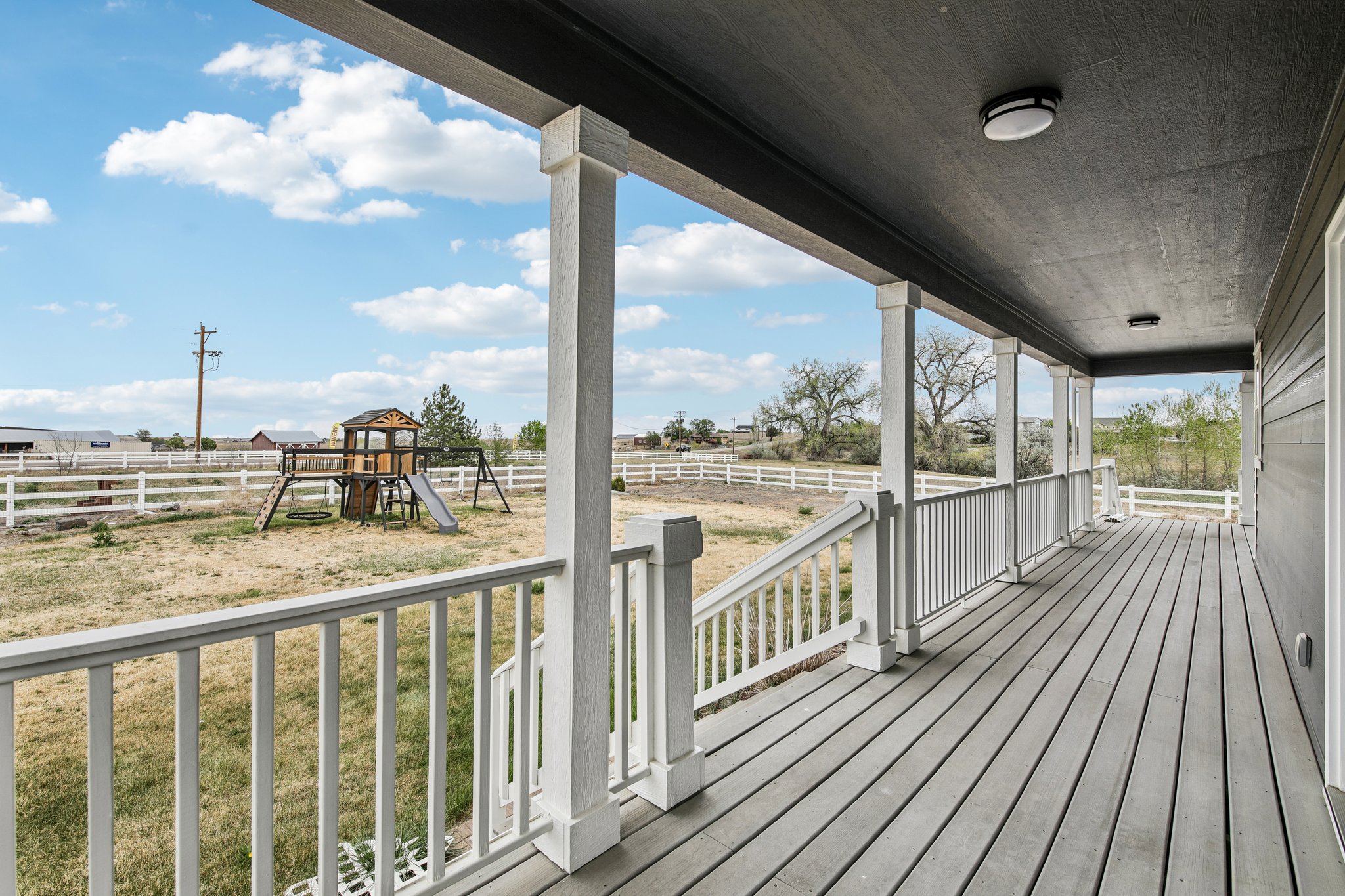 E 167th Ave-S2404-046.jpg