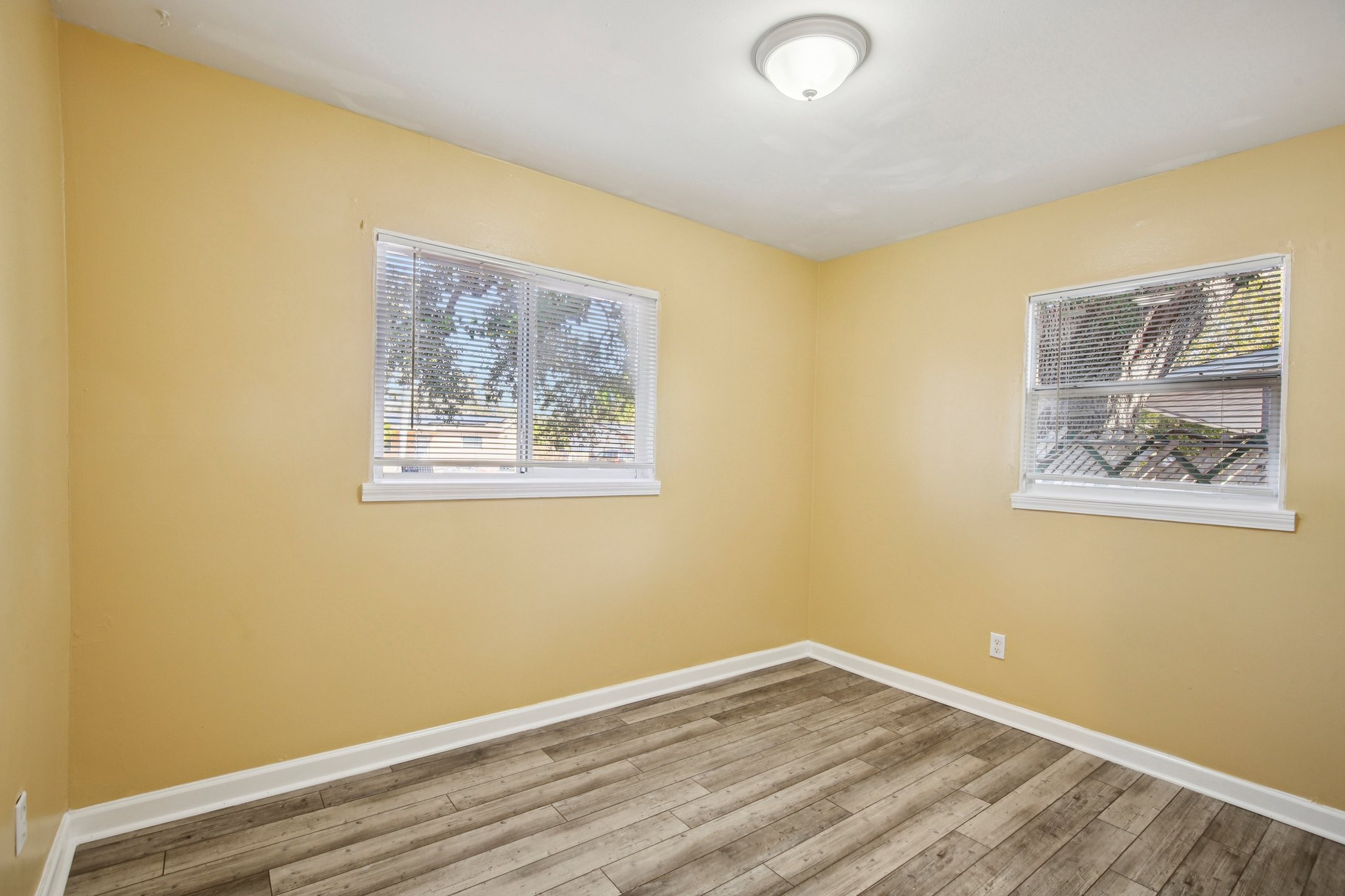 78th Ave N-S1402-017.jpg