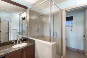 K Bathroom 1c