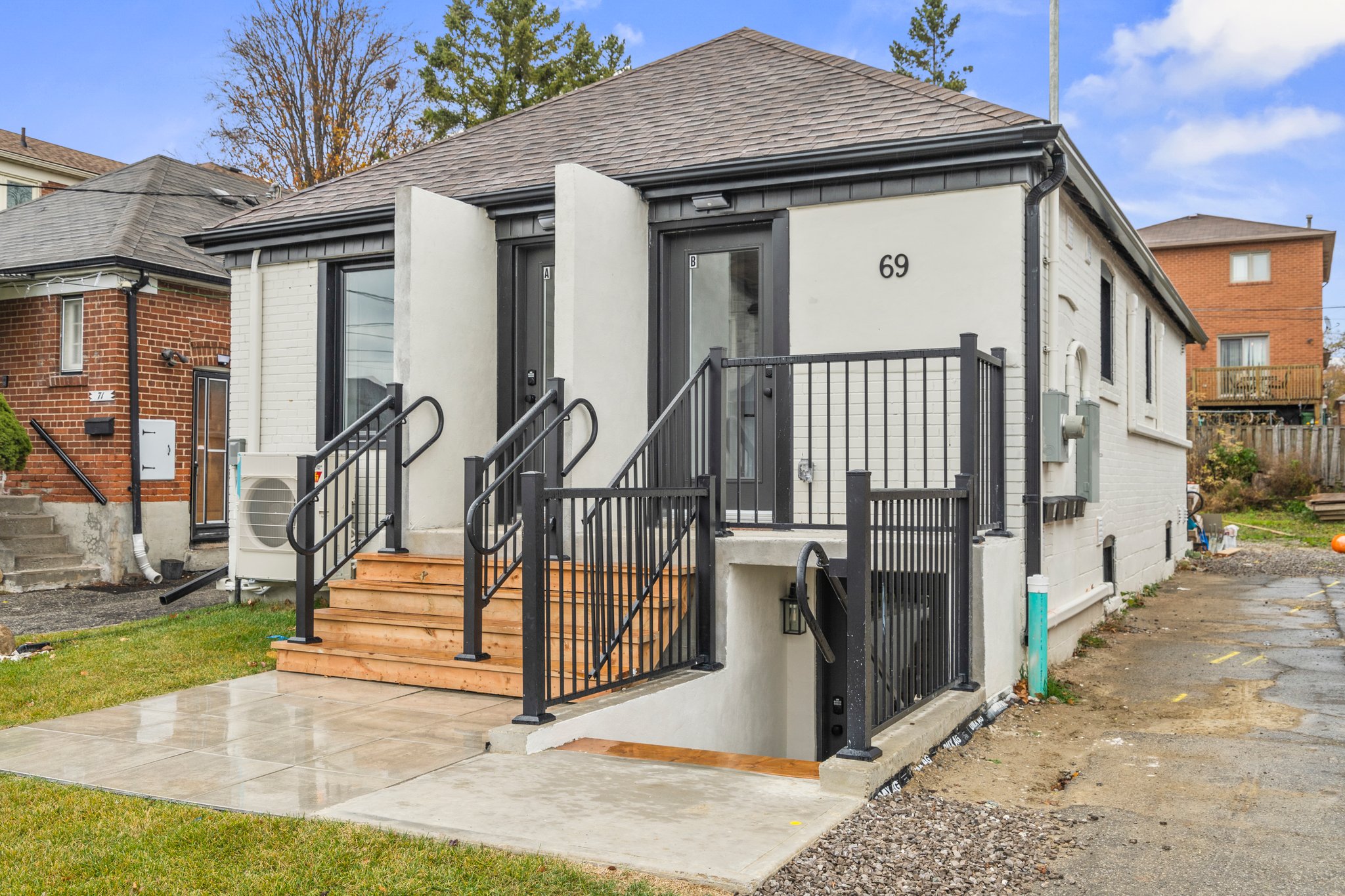 69 Claybrooke St Toronto, ON M6M 3P8