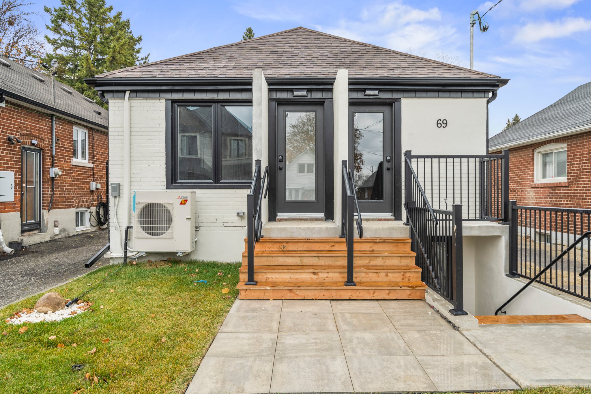 69 Claybrooke St Toronto, ON M6M 3P8