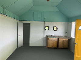 Pool House 1 e