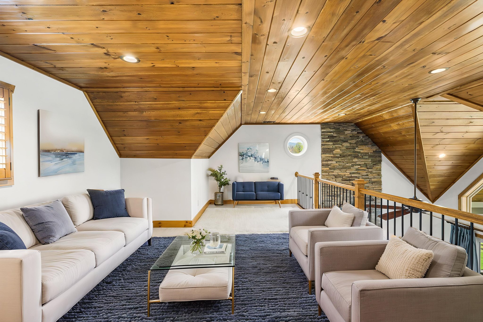 DSC07872 virtually staged.jpeg