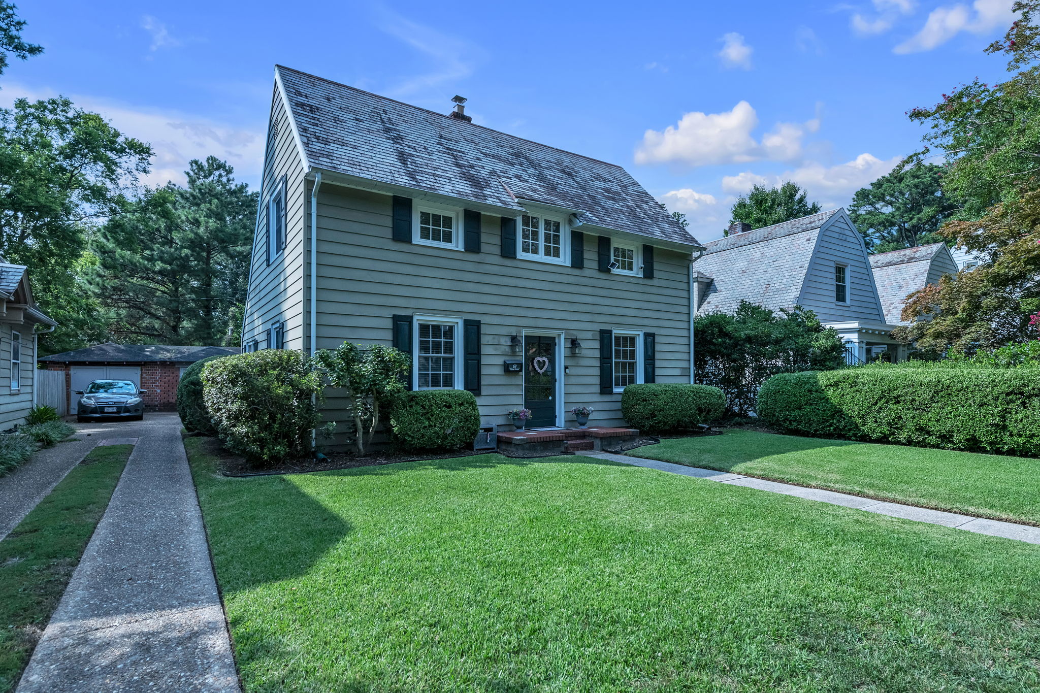Shared Driveway to your detached garage