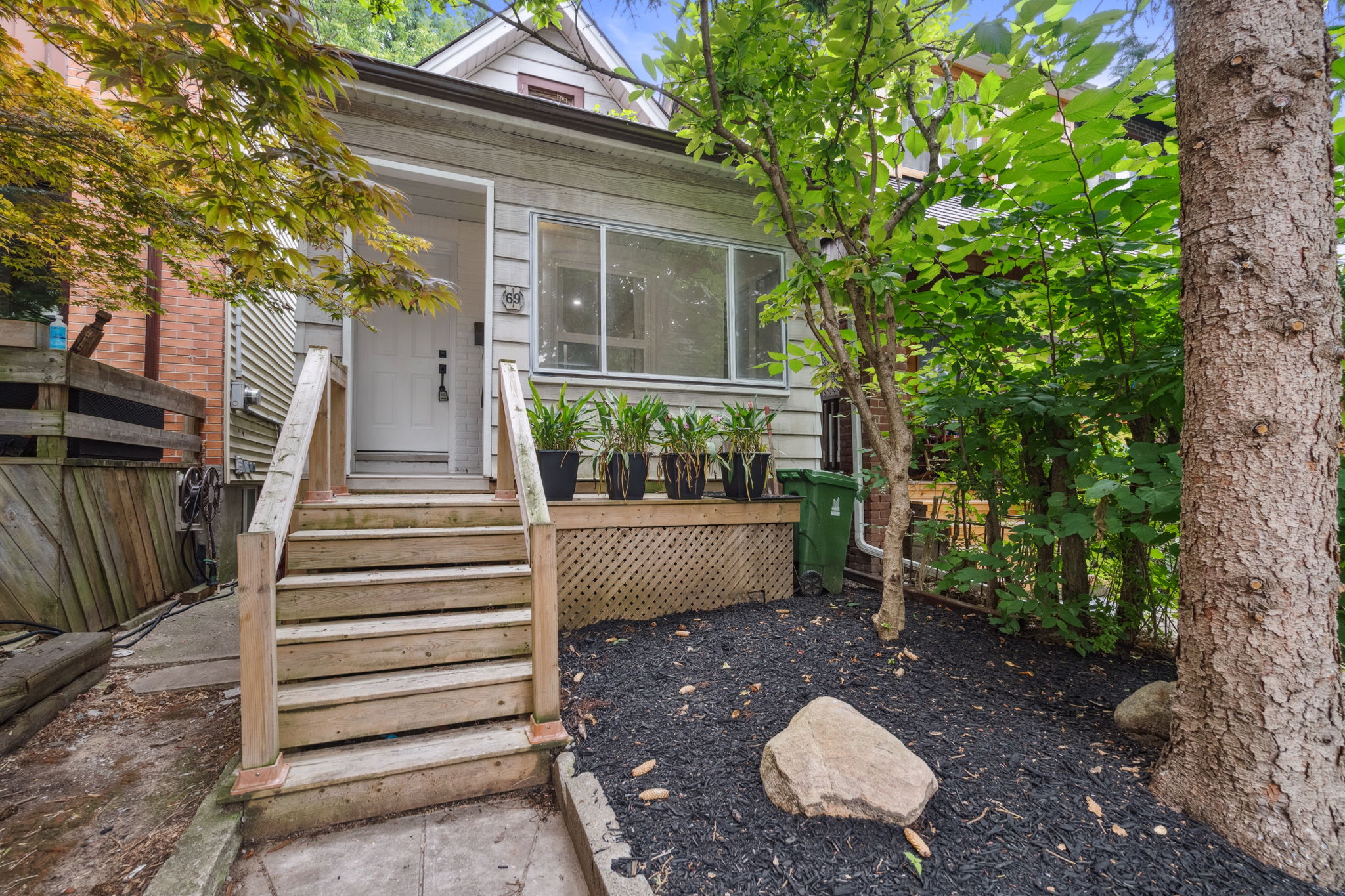 69 Seymour Ave Toronto, ON M4J 3T6