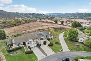 Via Larga Vista-L1707-037.jpg