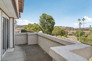 Via Larga Vista-L1707-040.jpg