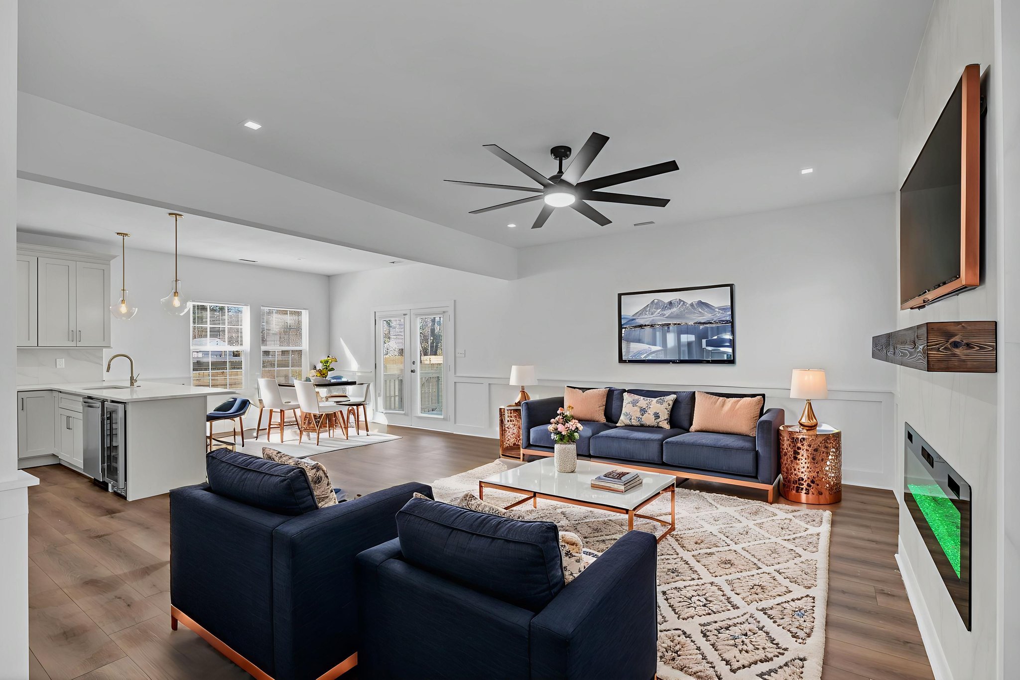 DSC_2786 virtually staged.jpeg