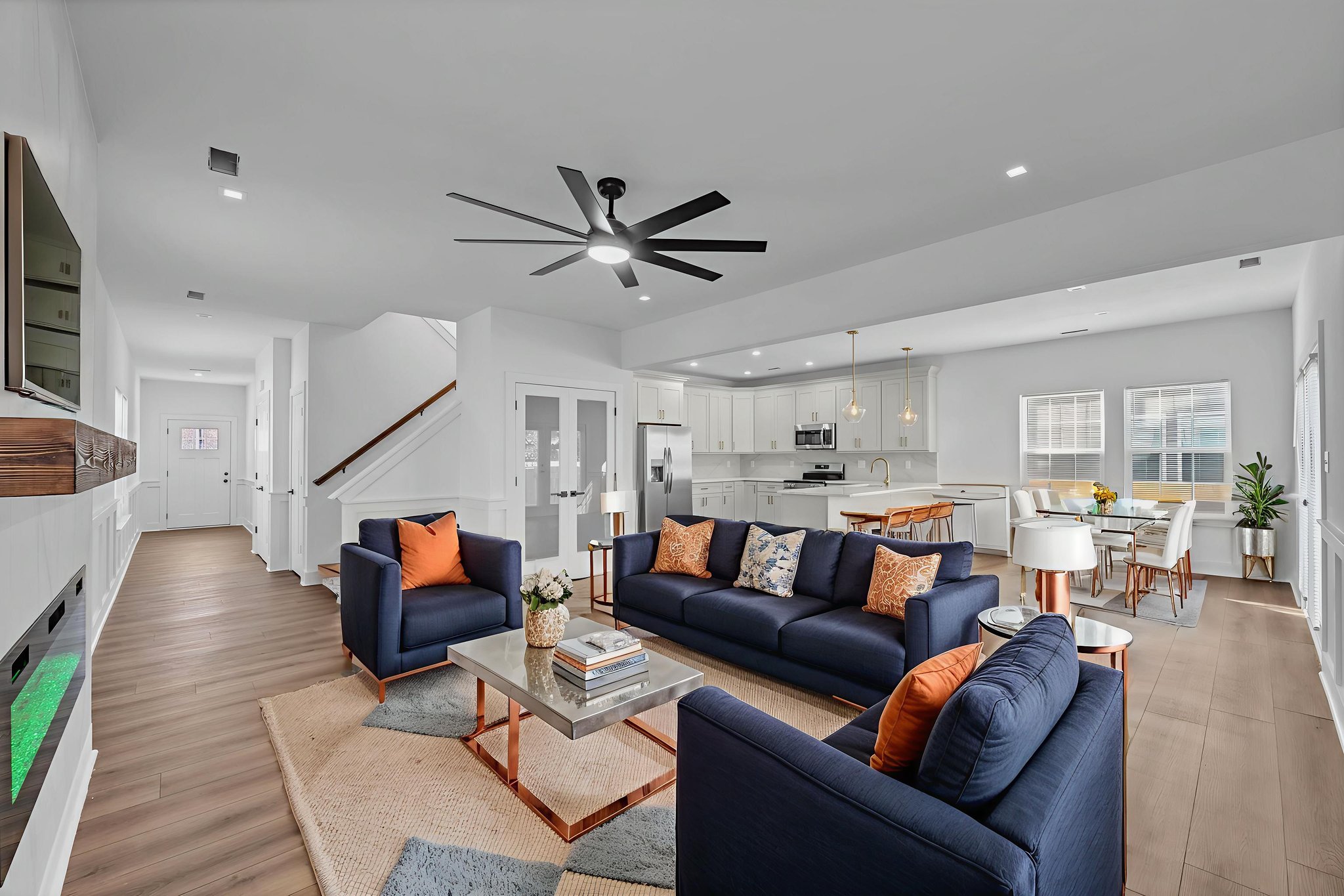 DSC_2789 virtually staged.jpeg