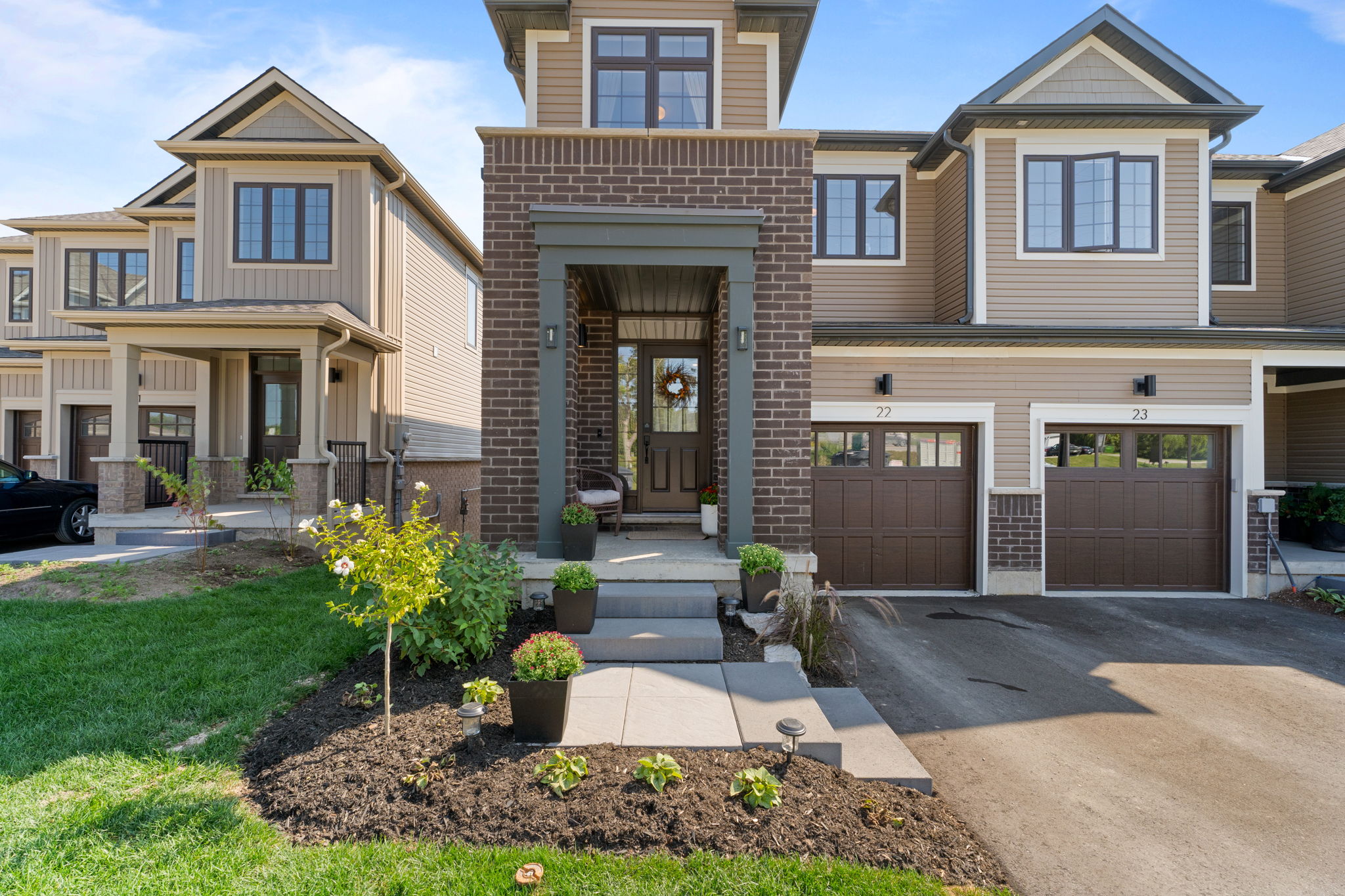 Front Porch/Entrance