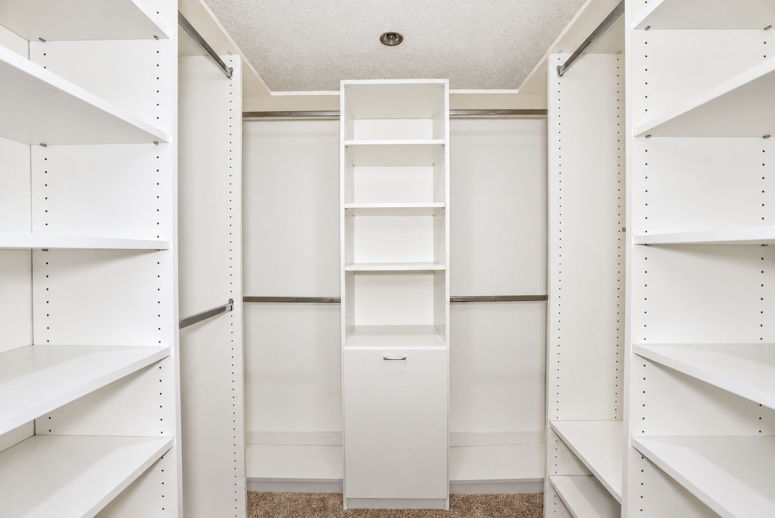 BR1 Closet - 495A5540 WM Edited