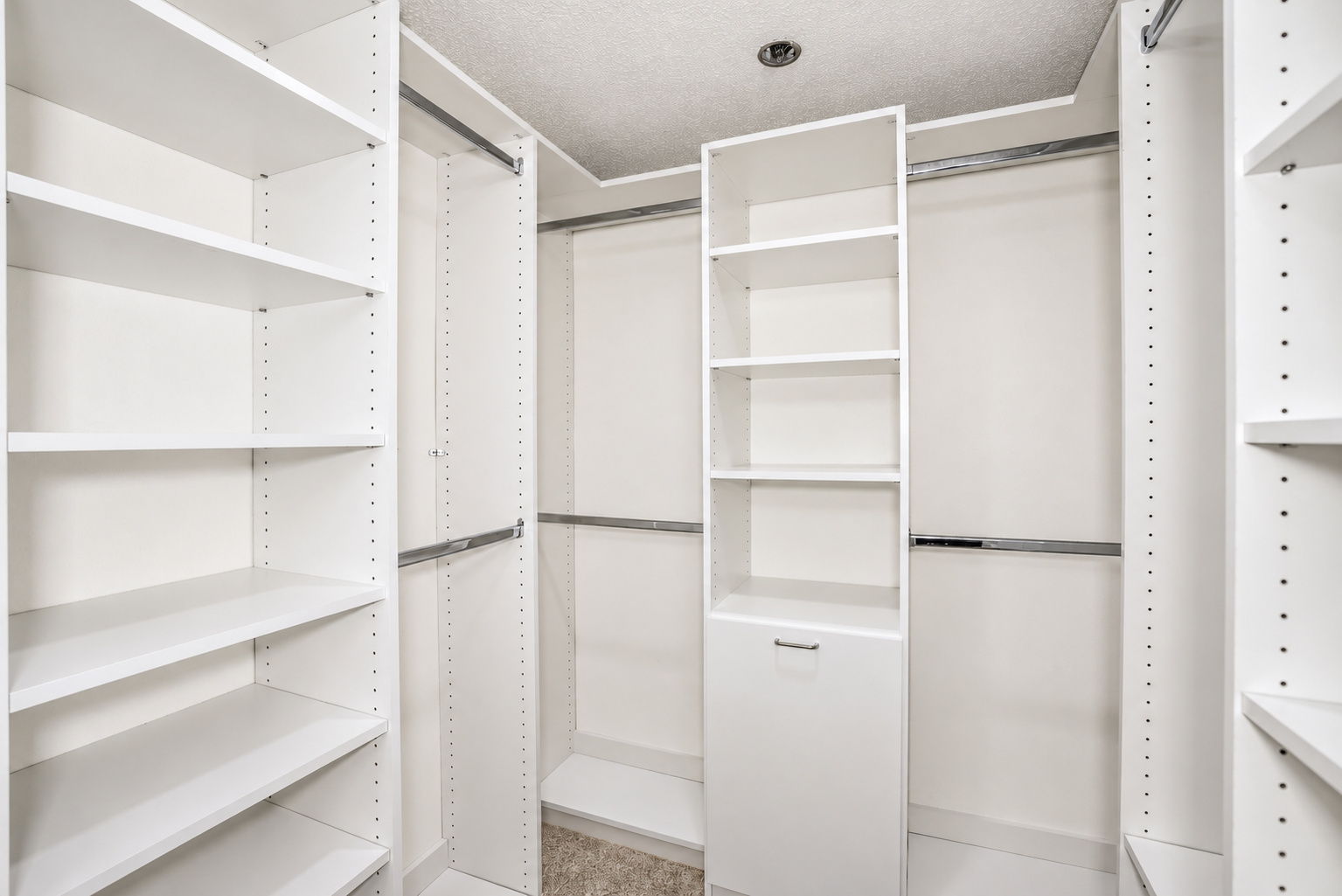 BR1 Closet - 495A5541 WM Edited
