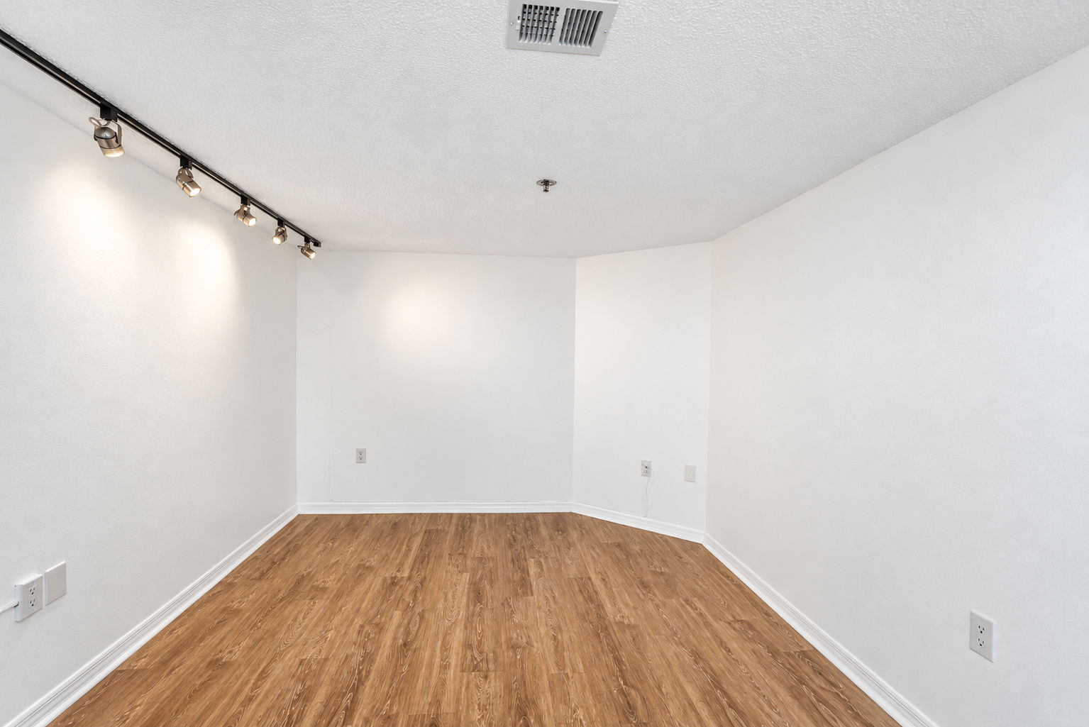 Multi Use Office - 495A5511 WM Edited