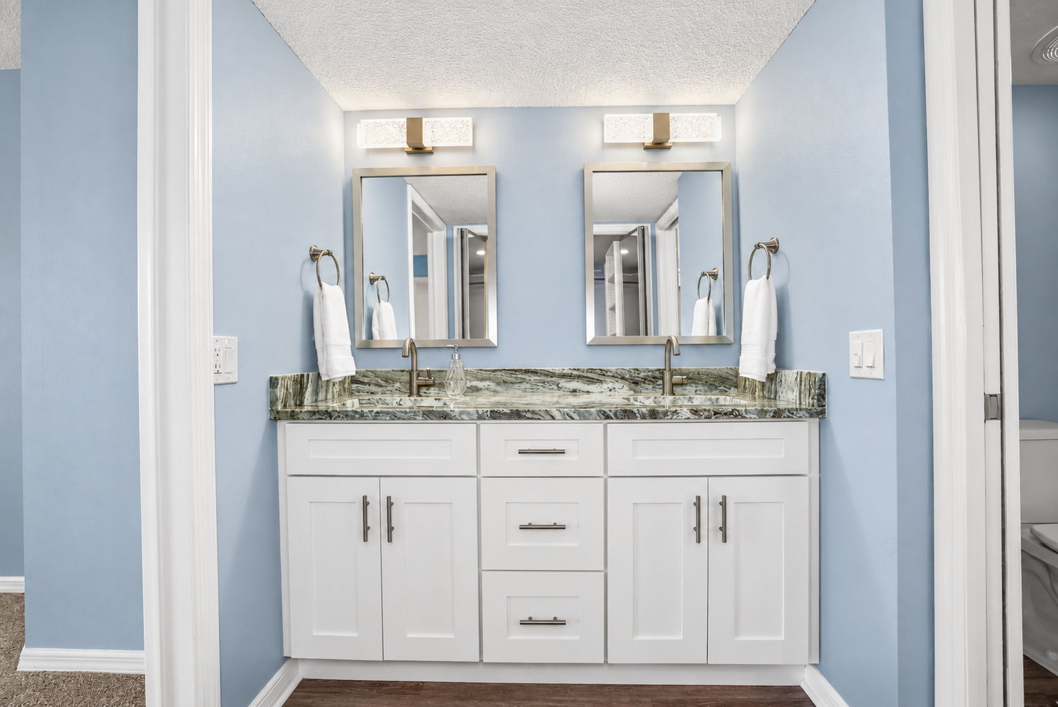 Bathroom 1 - 495A5542 WM Edited