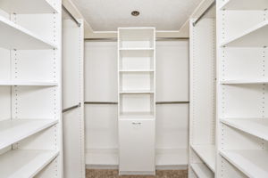 BR1 Closet - 495A5540 WM Edited