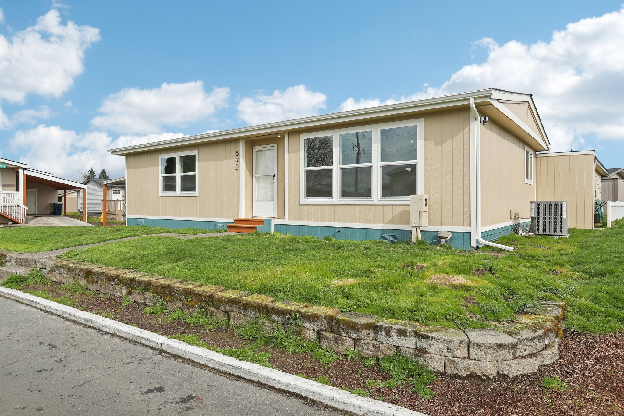 SW Liberty Bell Dr-S1703-003.jpg