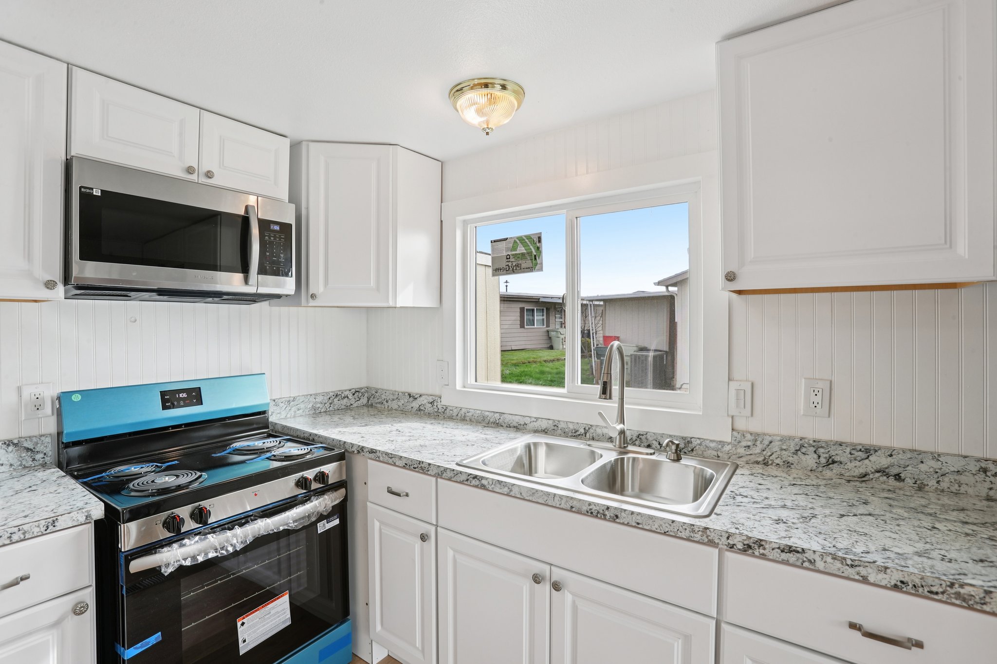 SW Liberty Bell Dr-S1703-014.jpg