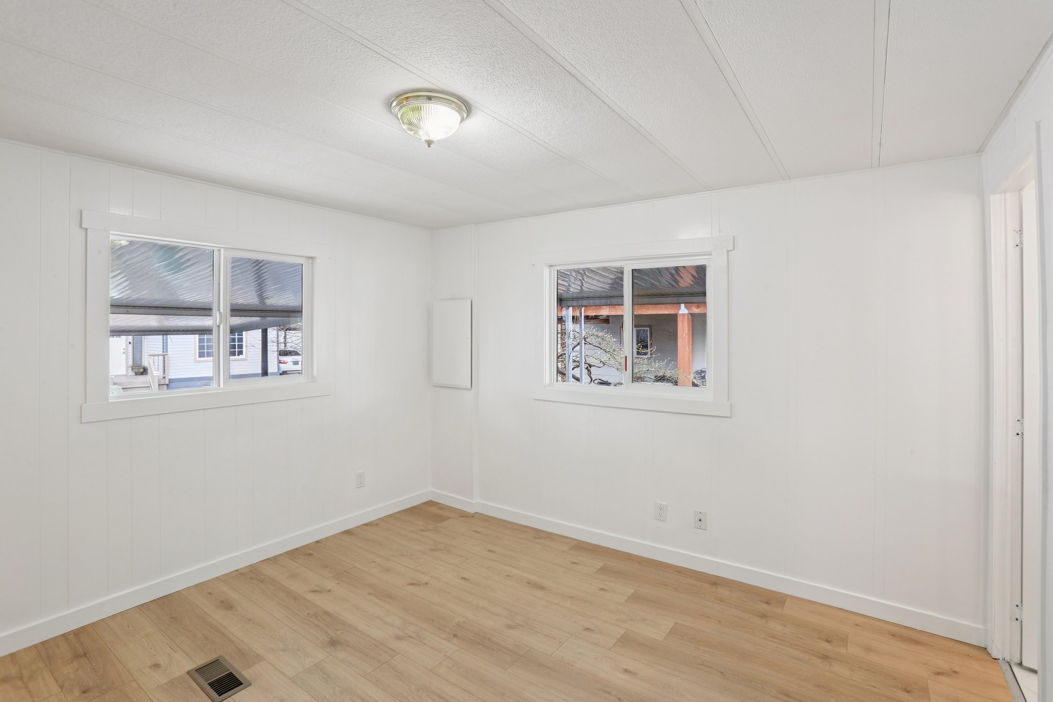 SW Liberty Bell Dr-S1703-021.jpg