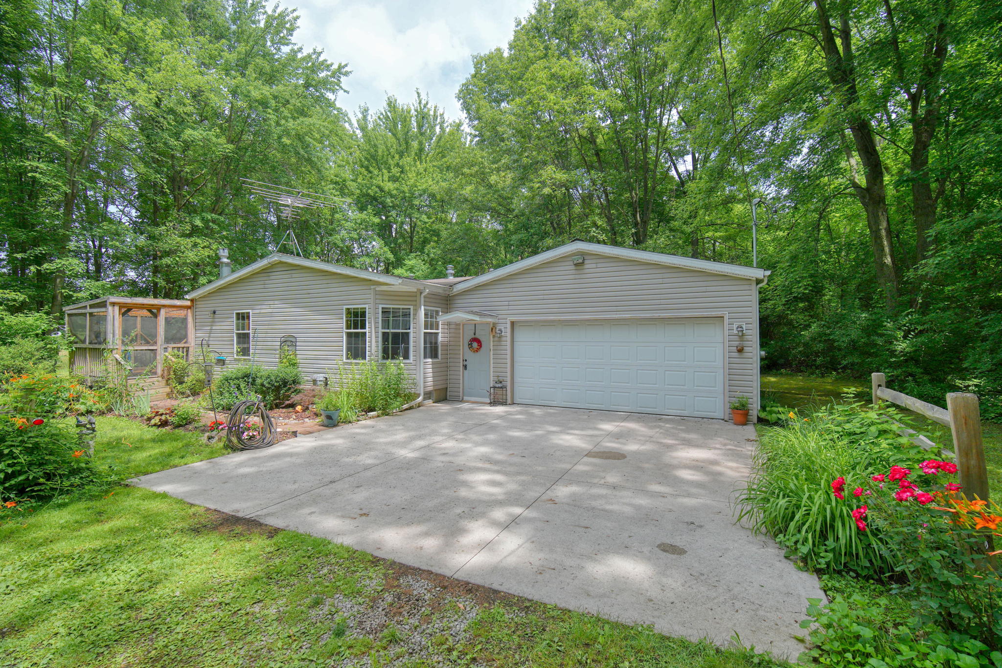 6900 King Rd, Spring Arbor, MI 49283 Sharper Home Media