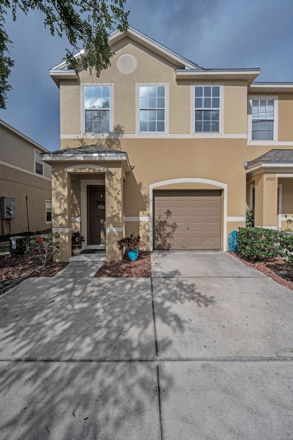 Front Exterior4