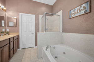 Upper Level Master Bathroom1a