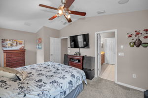 Upper Level Master Bedroom1c