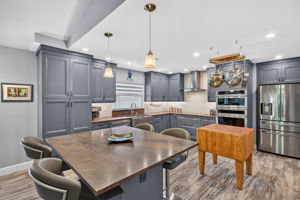 Kitchen 3 of 5