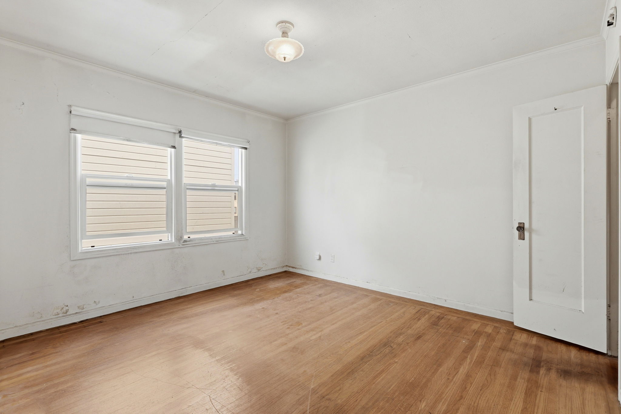 021_F8_691 32nd Ave