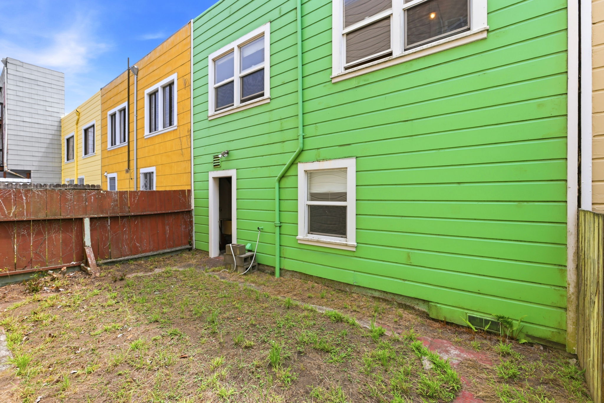 037_F8_691 32nd Ave