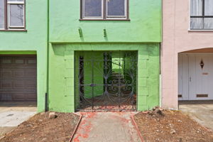 006_F8_691 32nd Ave
