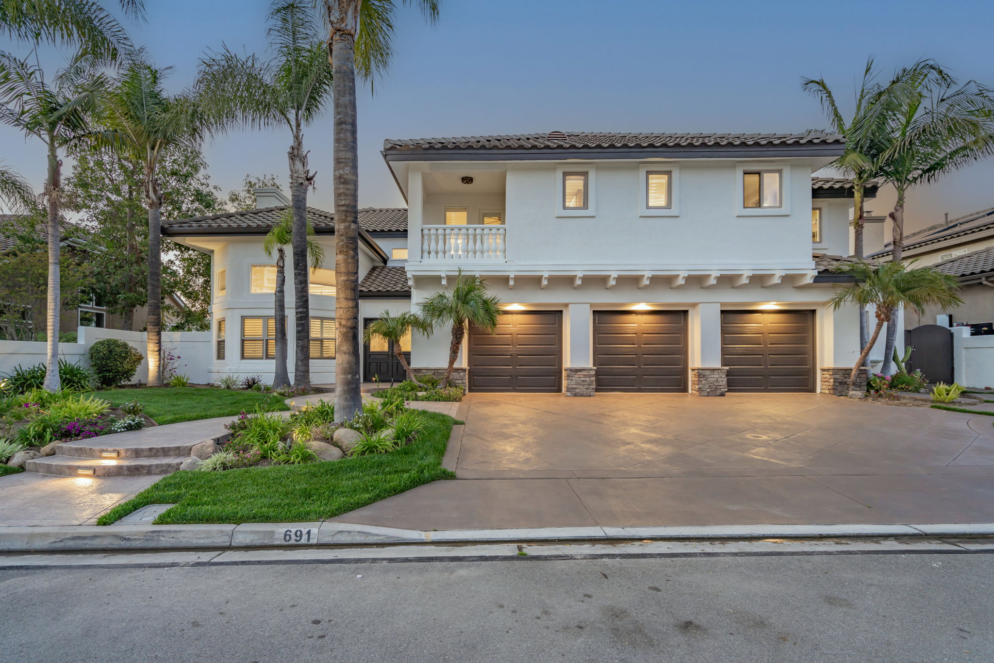 691 Larchmont St, Simi Valley, CA 93065, USA Photo 5