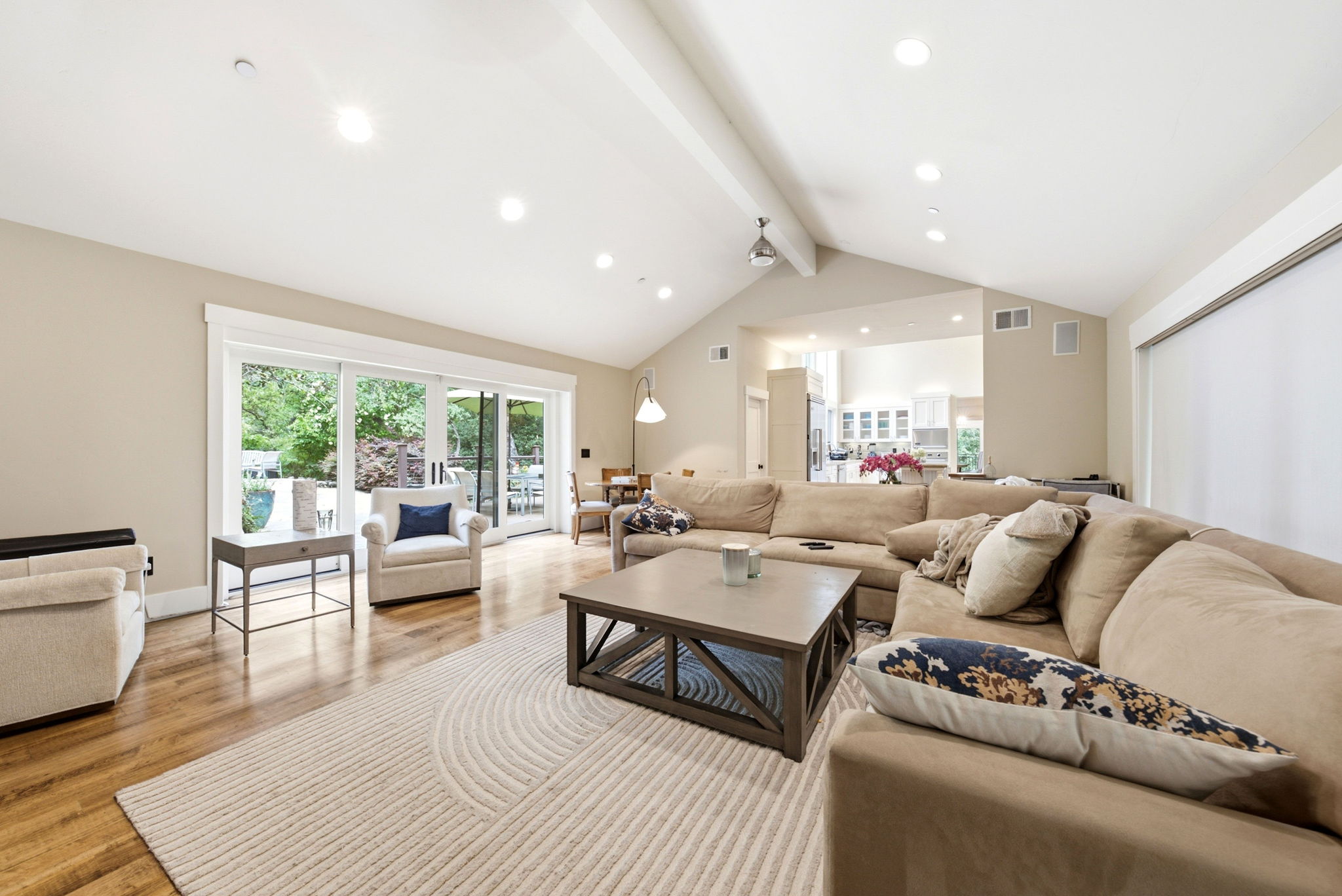  Photo 130