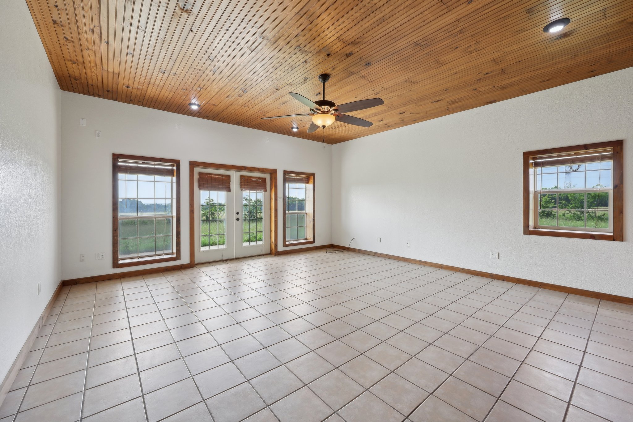County Rd 1228-2305-011.jpg