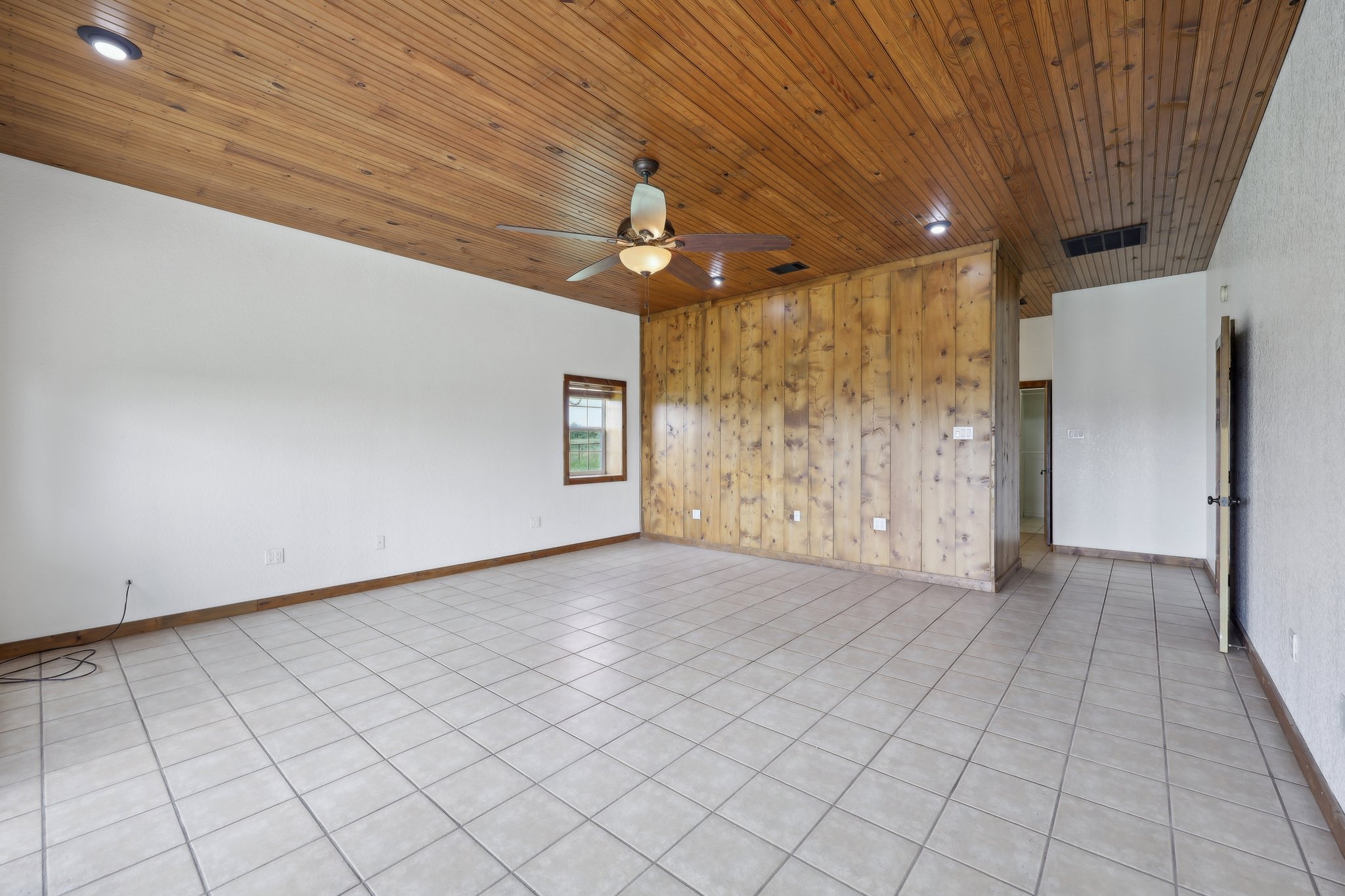 County Rd 1228-2305-012.jpg