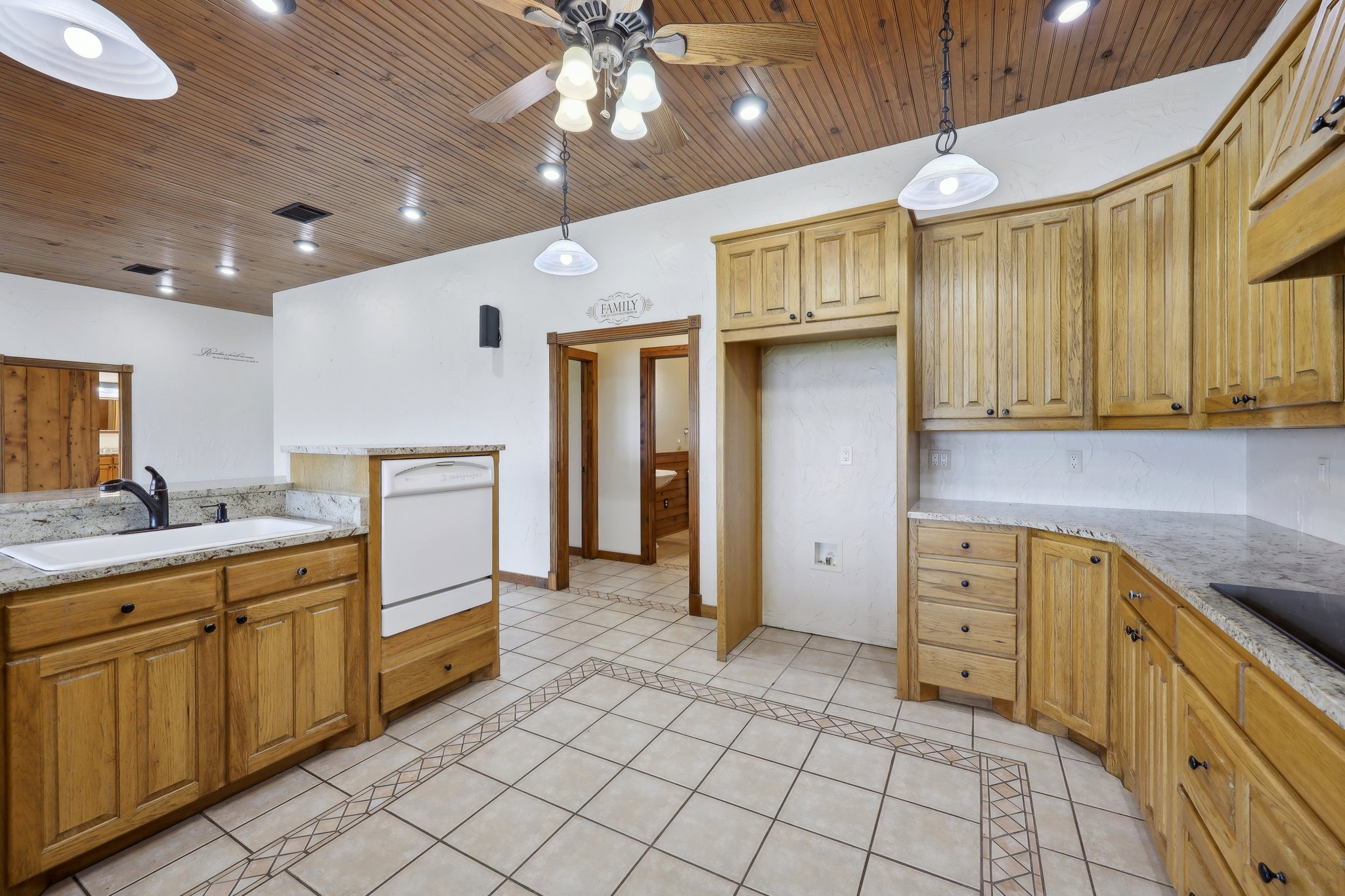 County Rd 1228-2305-017.jpg