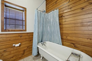 County Rd 1228-2305-026.jpg