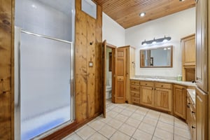 County Rd 1228-2305-030.jpg
