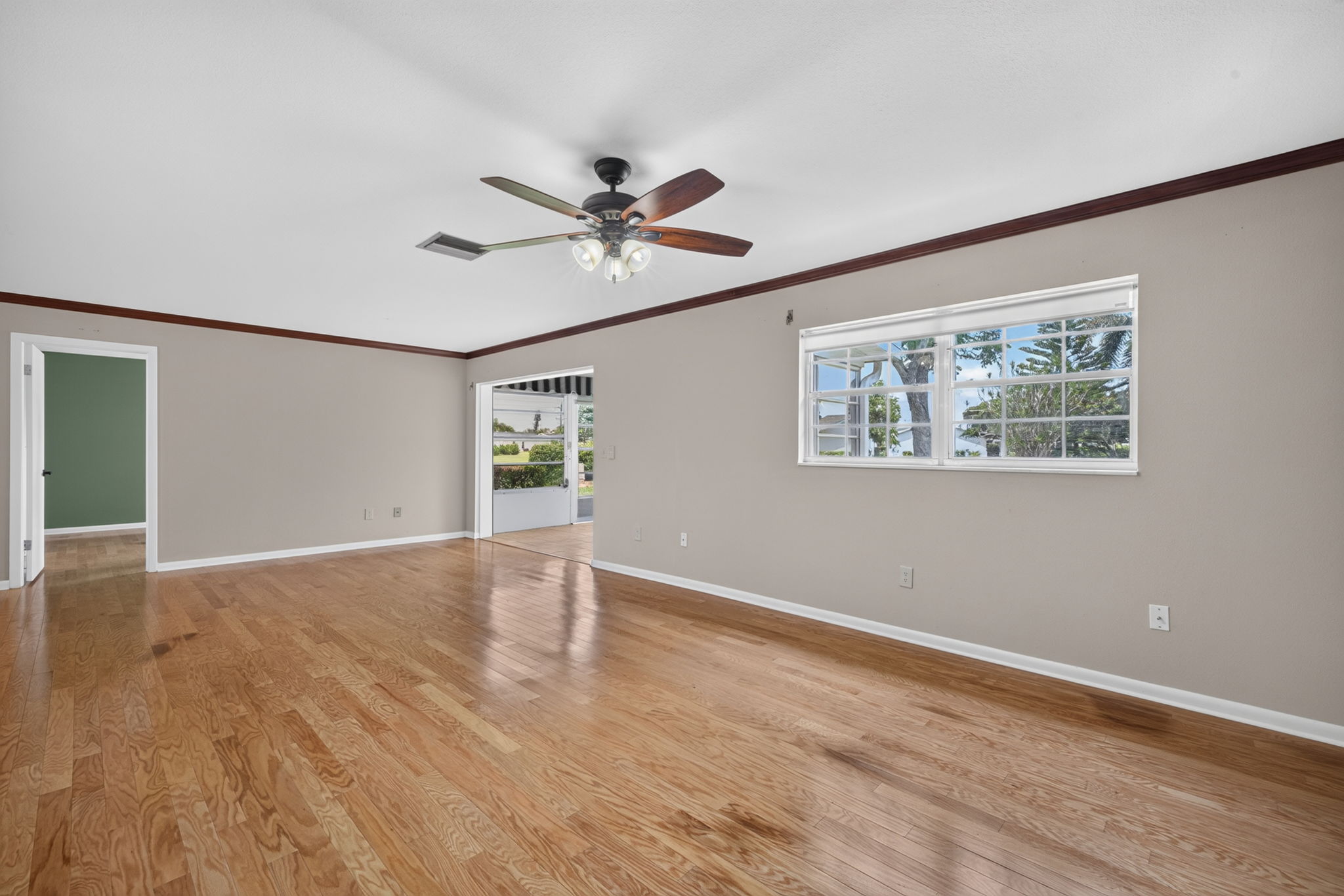 Dining Room 3 of 4
