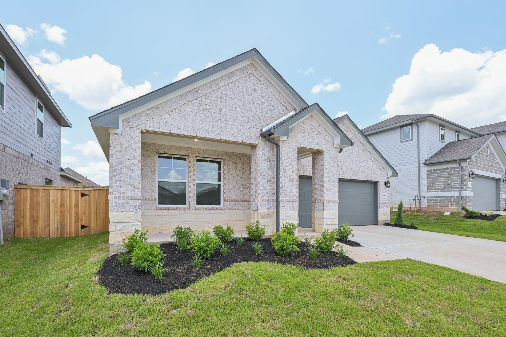 Houston - Montgomery Oaks - 6915 California Black Oak  Conroe, TX, 77304 - 002