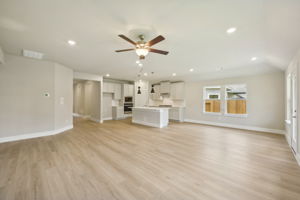 Houston - Montgomery Oaks - 6915 California Black Oak  Conroe, TX, 77304 - 007