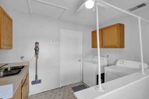 Laundry room (w/d excluded)