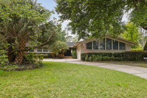 Welcome to 6916 La Mesa Dr W