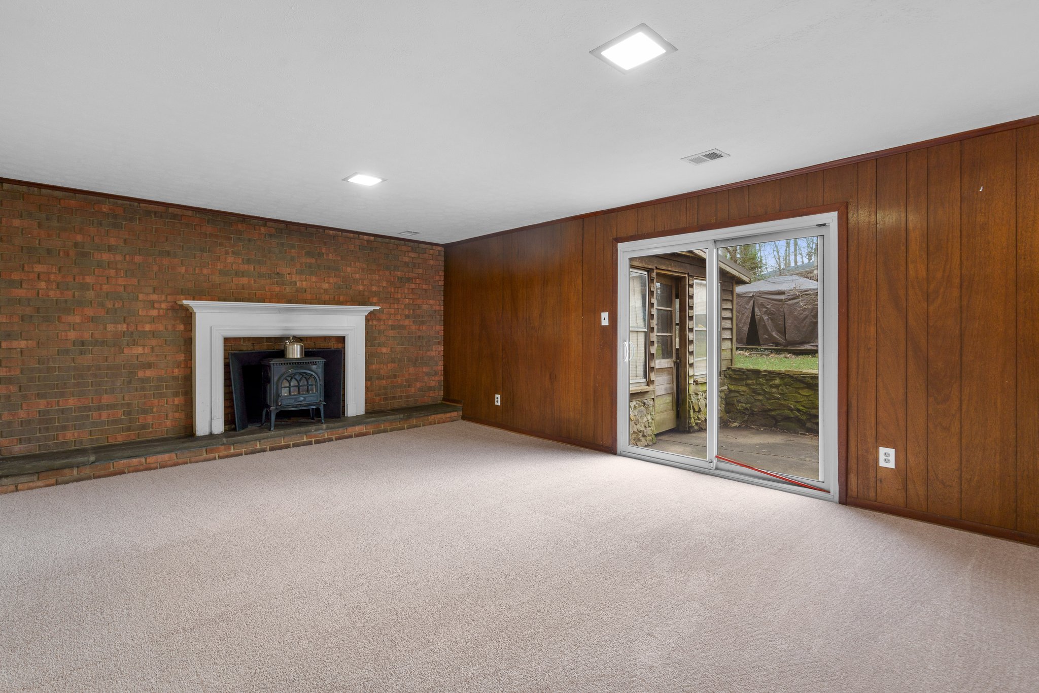 14. Pine Valley Dr .jpg