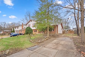 02. Pine Valley Dr .jpg