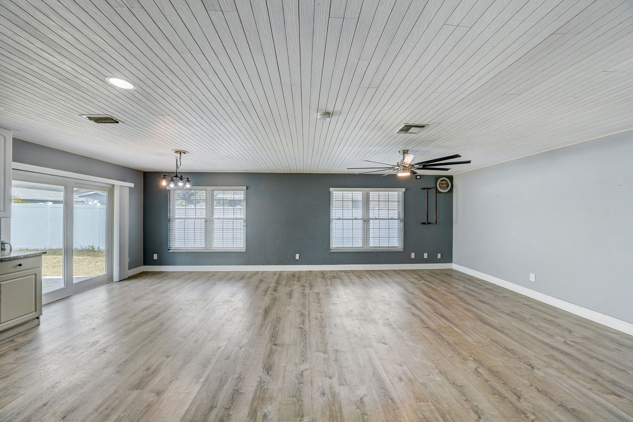 Dunnett Ave N-020